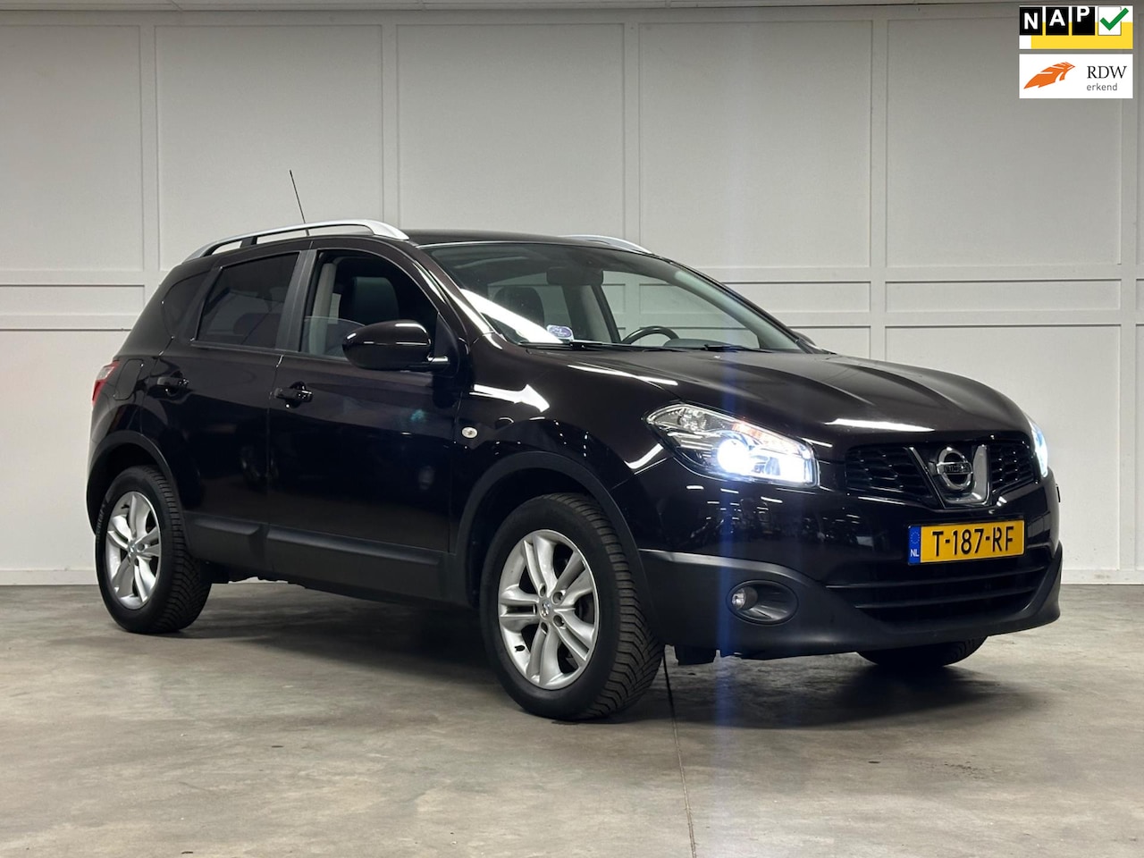 Nissan Qashqai - 2.0 Connect Edition 4WD / Automaat / Leer / Pano - AutoWereld.nl