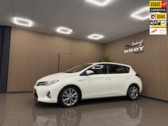 Toyota Auris - 1.8 Hybrid Executive * Dealer onderhouden / Navigatie / Stoelverwarming / Camera