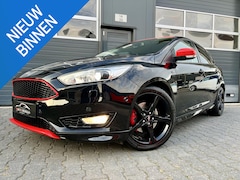 Ford Focus - 1.5 ST-Line *XENON*150PK*NAVI*RED ON BLACK