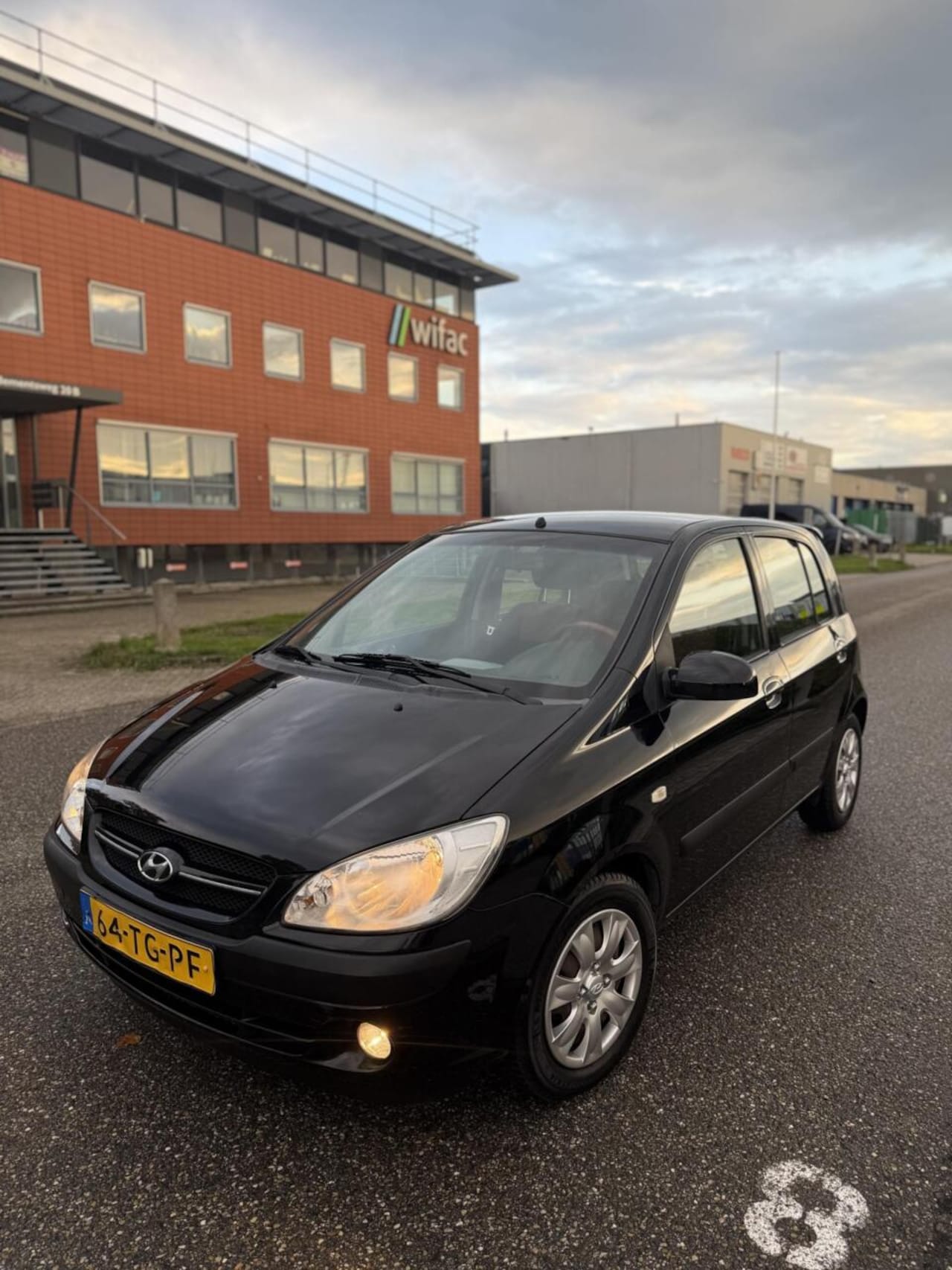 Hyundai Getz - 1.4i 5-deurs Airco Elekpakket Navi NIEUWE APK - AutoWereld.nl