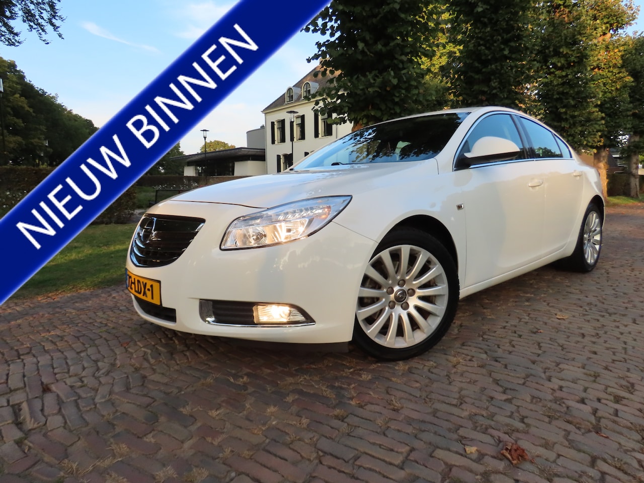 Opel Insignia - 1.6 T Sport 180 PK Ecc Cruisecontrol Navigatie Sportstoelen 6 Bak LM Velgen***Dealer Onder - AutoWereld.nl