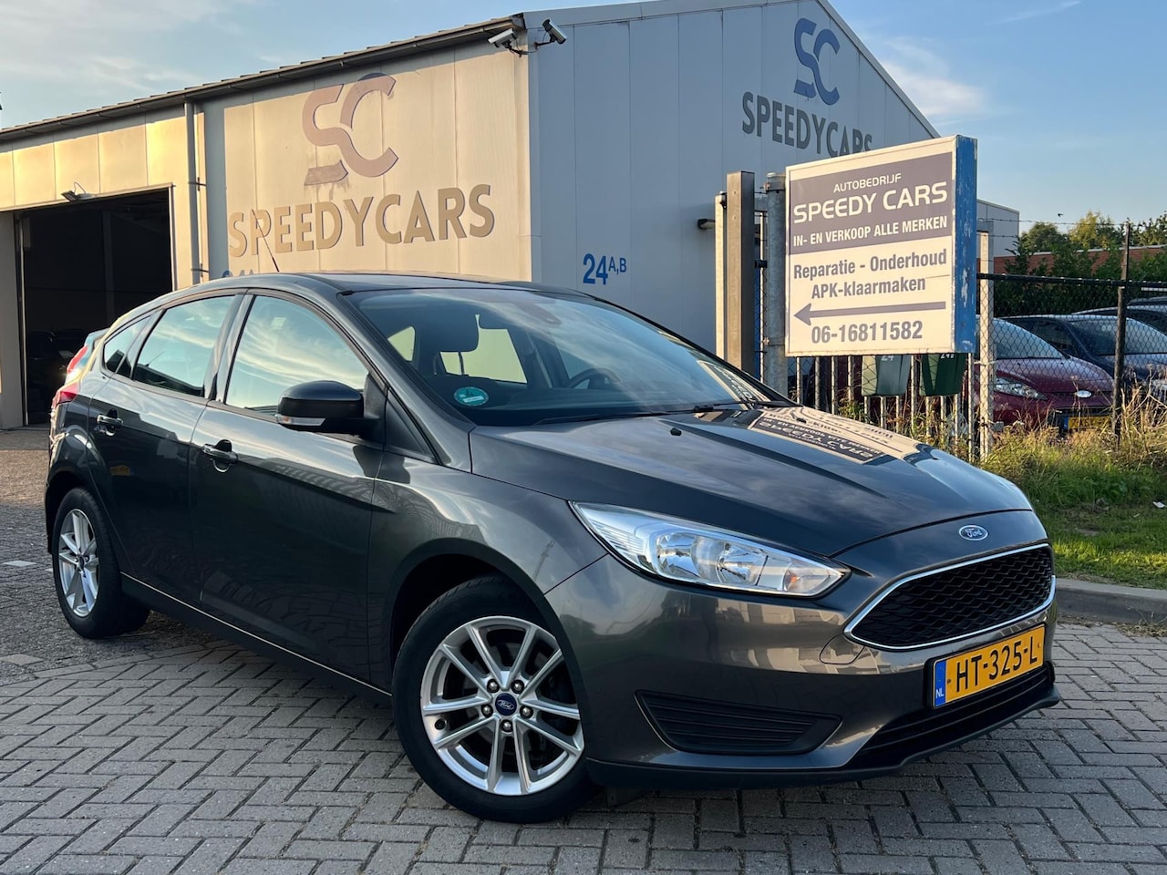 Ford Focus - 1.0 Trend Edition 2016 Clima Cruise Navi PDC - AutoWereld.nl