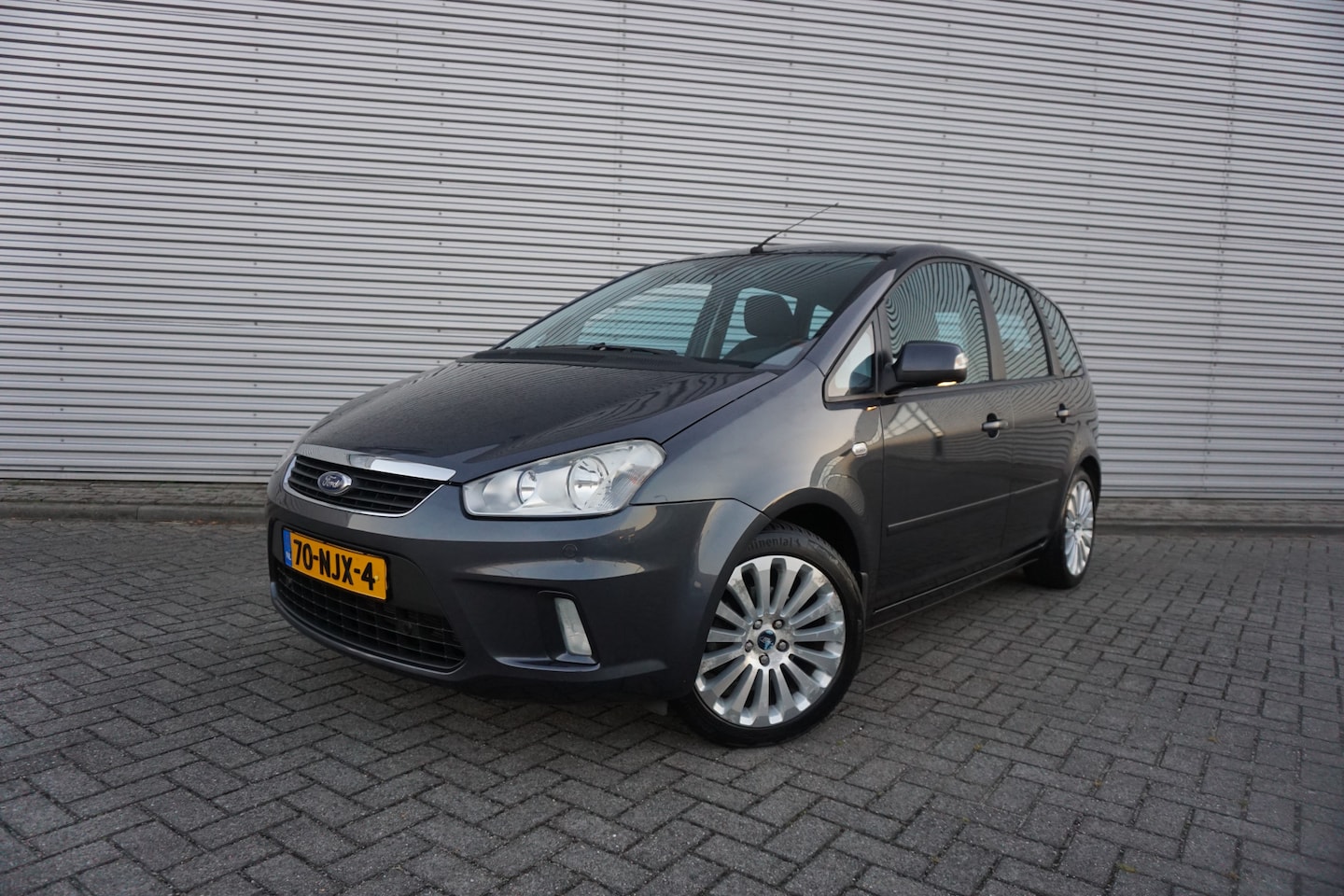 Ford C-Max - 1.8-16V Limited 1e Eigenaar - Climate / Cruise / Elektr. ramen / Parkeers. / Trekhaak / NA - AutoWereld.nl