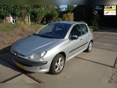 Peugeot 206 - 1.4 Gentry Premium|Automaat|Clima|LEES TEKST