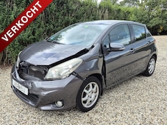 Toyota Yaris - 1.3 VVT-i 5DRS Dynamic | Schade | Keyless | Clima | Cruise | Camera | Trekhaak