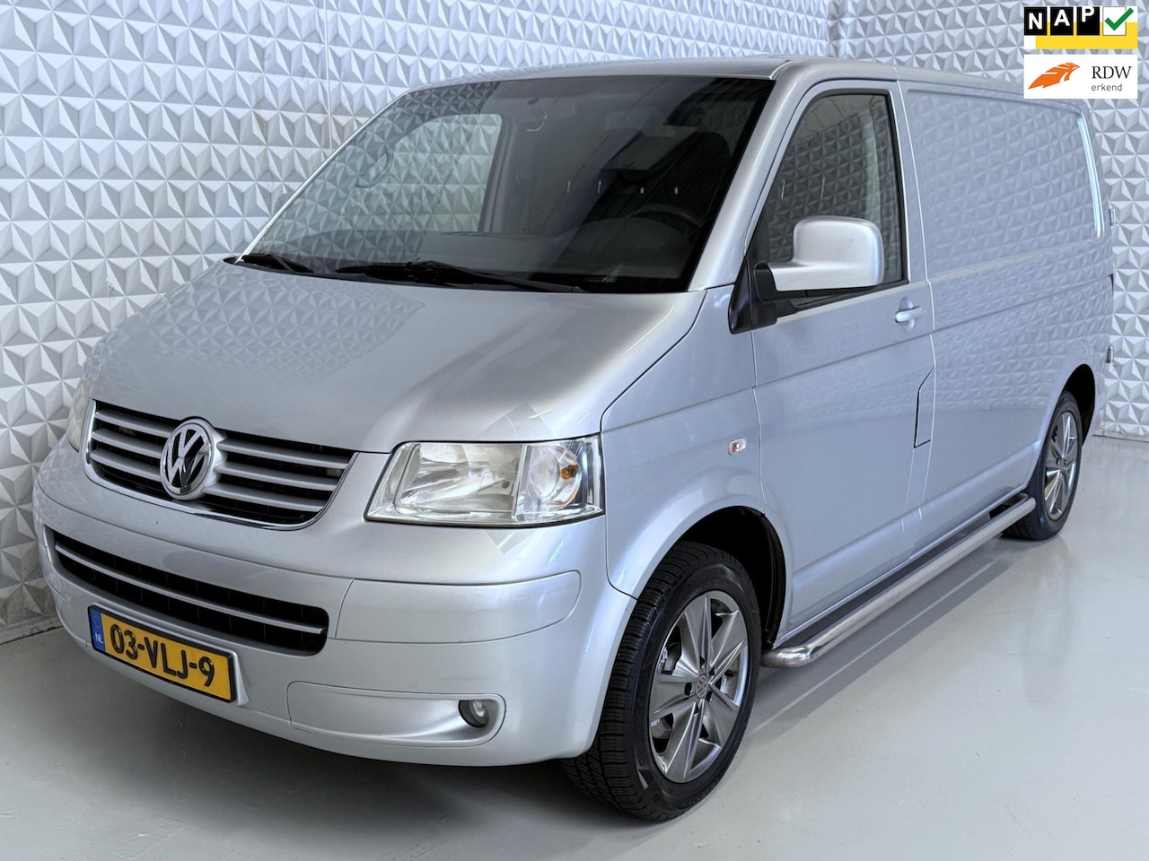Volkswagen Transporter - 2.5 TDI AUTOMAAT / 60 Edition (2008) - AutoWereld.nl
