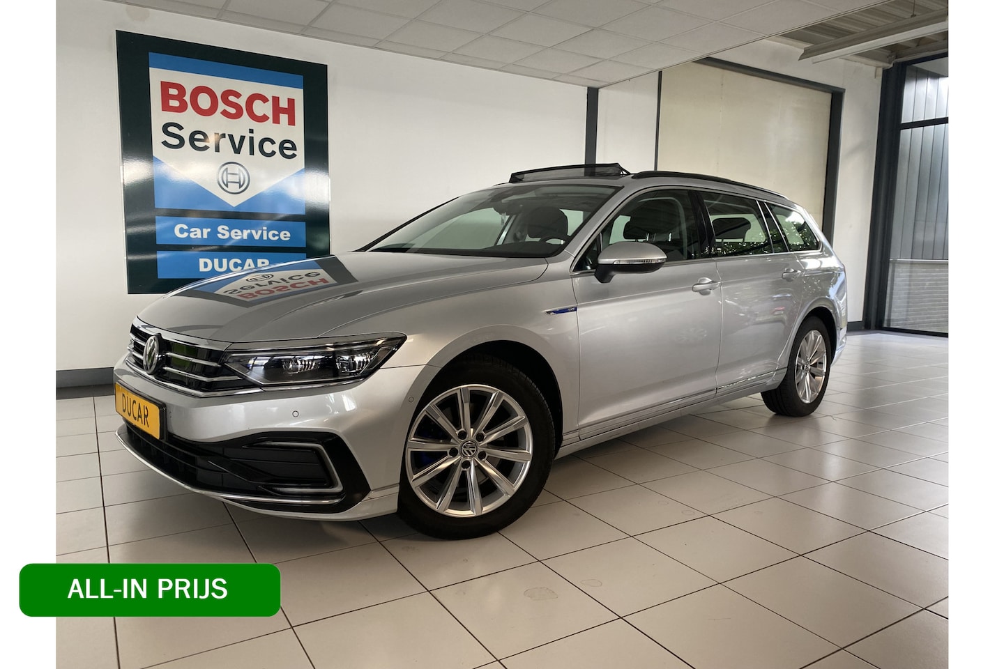 Volkswagen Passat Variant - 1.4 TSI PHEV GTE Business Panodak/ Trekhaak / apple carplay  / adaptive cruise / Navigatie - AutoWereld.nl