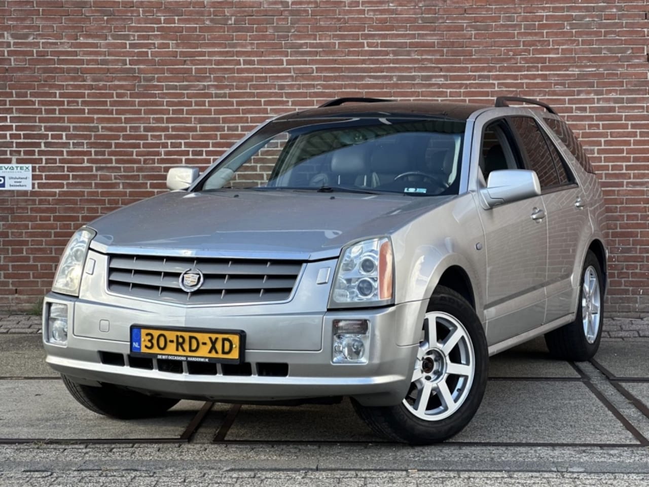 Cadillac SRX - 3.6 Sport Luxury |Automaat |Panoramadak |Youngtimer - AutoWereld.nl