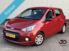Hyundai i10 - 1.0 i-Motion 5-Deurs Airco NIEUWE APK & Banden