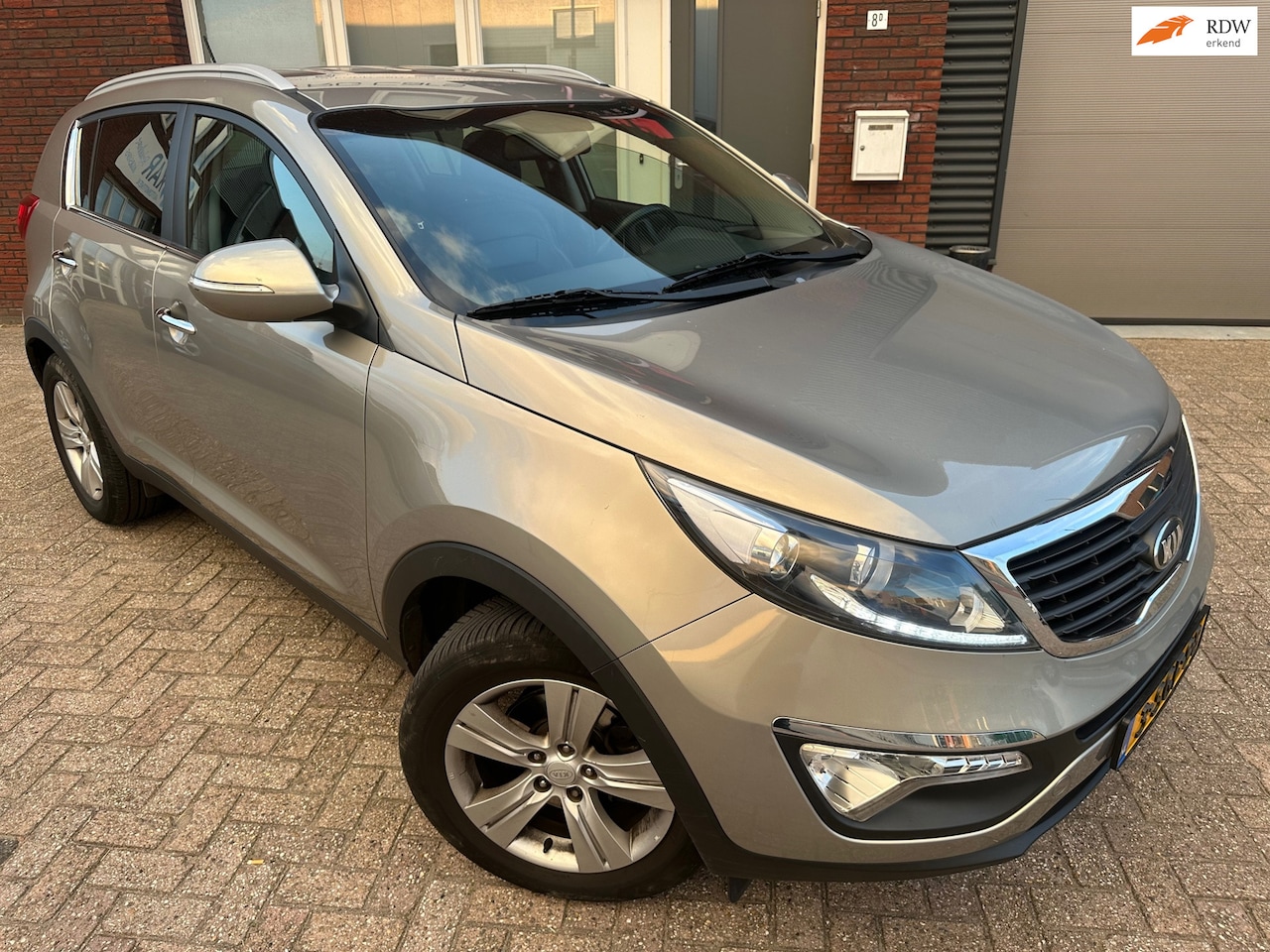 Kia Sportage - 1.6 GDI 20th Anniversary / Leder / Camera / Navi / PDC - AutoWereld.nl