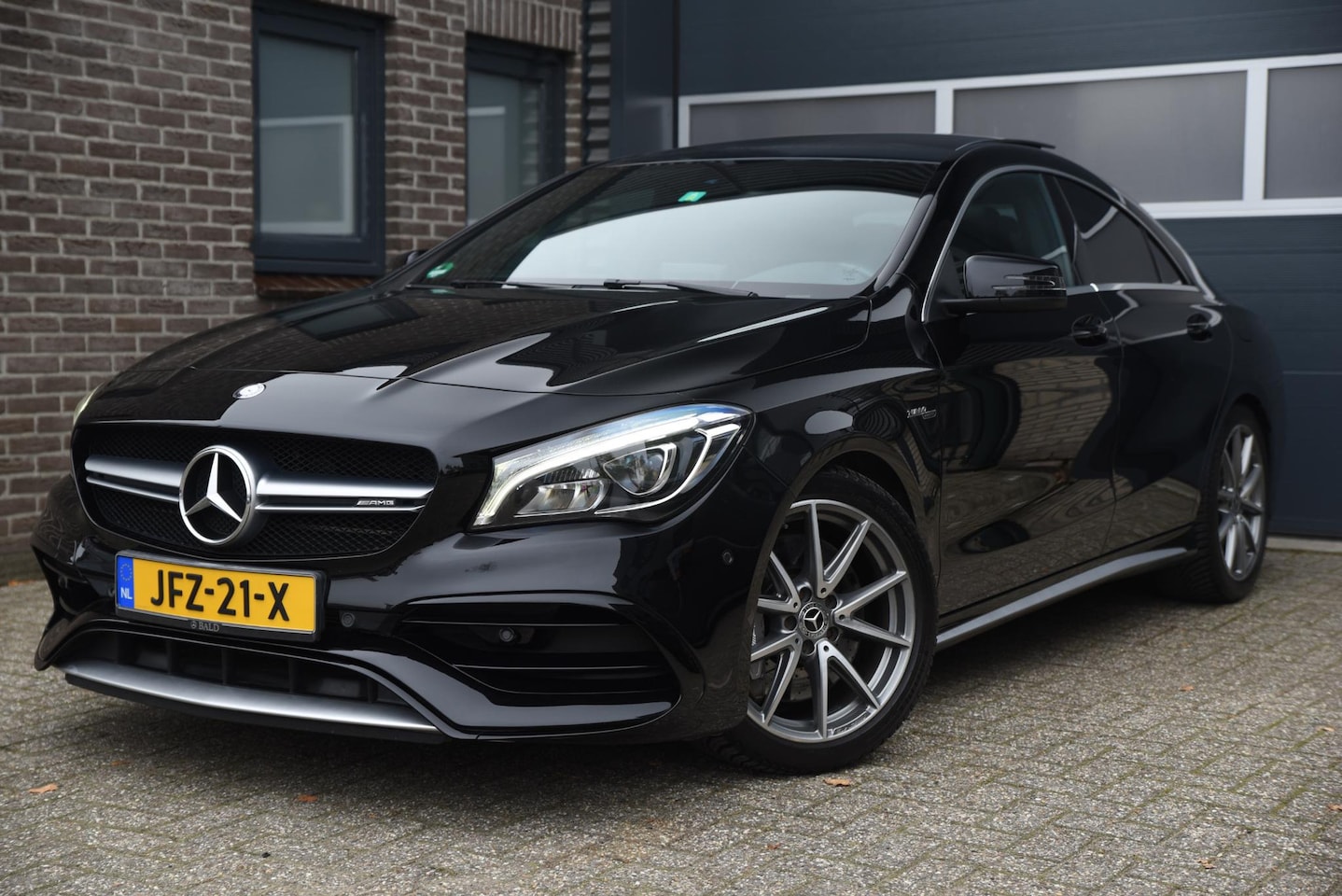 Mercedes-Benz CLA-Klasse - AMG 45 4MATIC Panoramadak - AutoWereld.nl