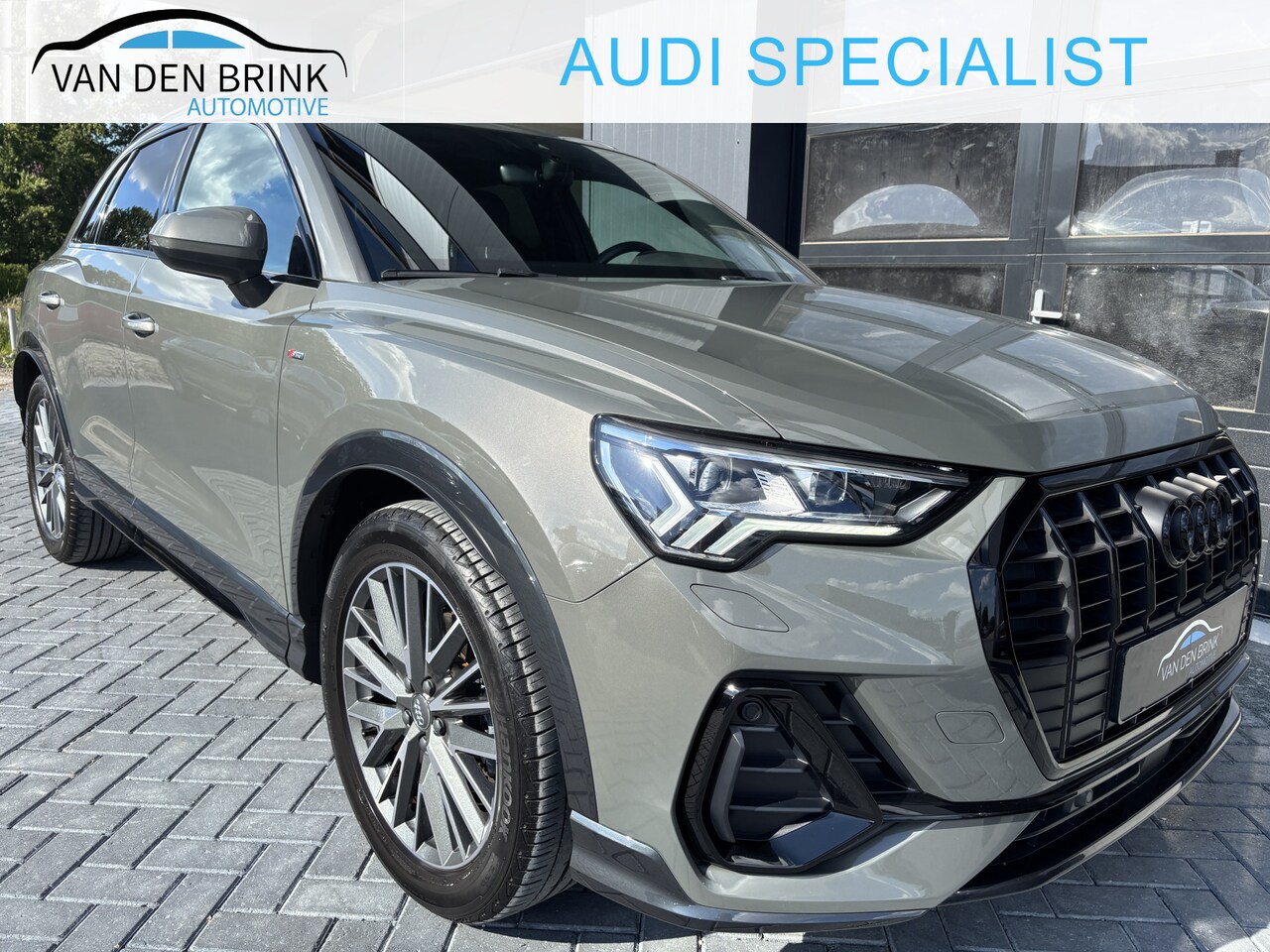 Audi Q3 - 35 TFSI S-line Black Leder Sfeer CarPlay - AutoWereld.nl