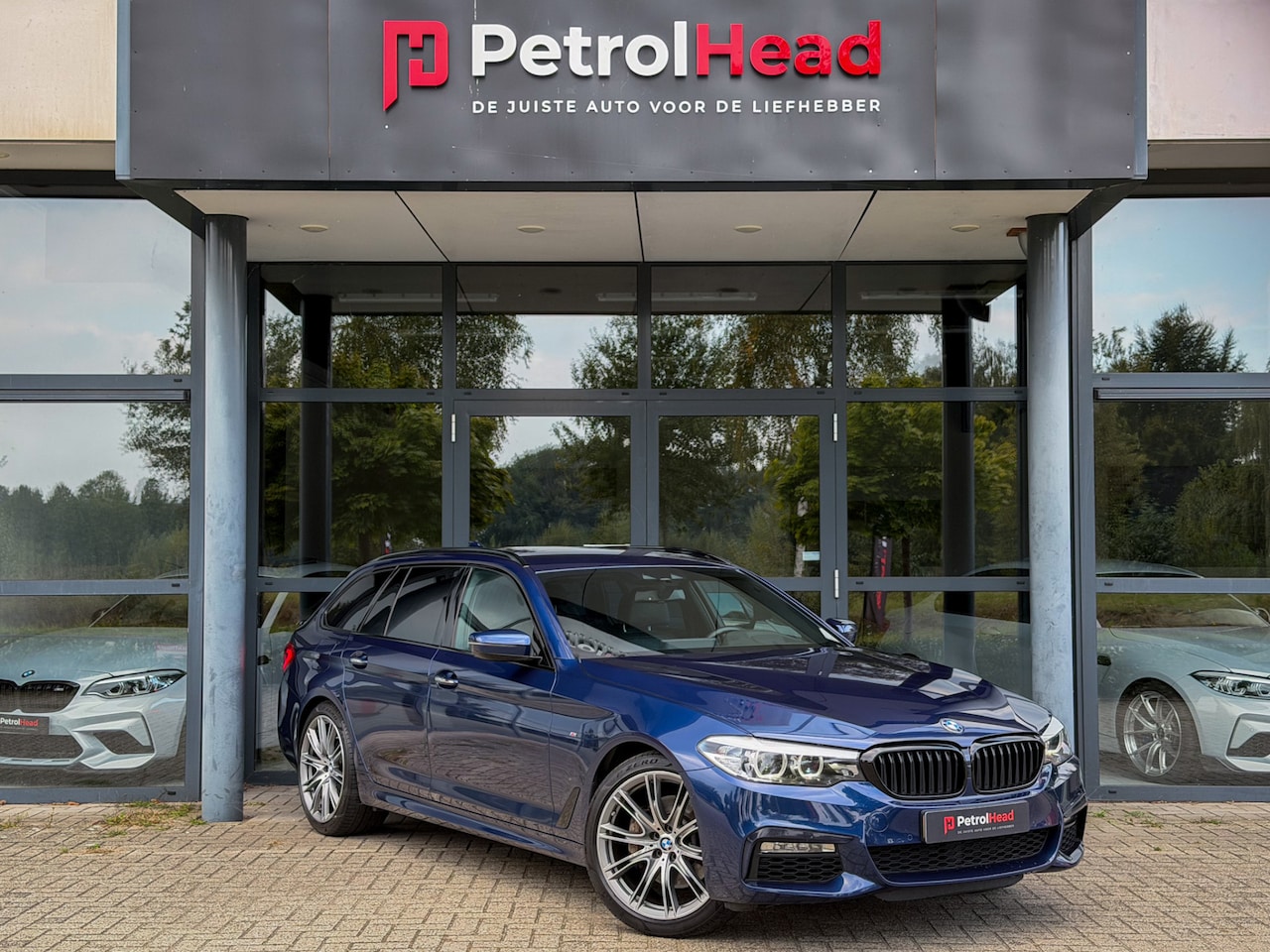 BMW 5-serie Touring - 530d xDrive High Executive 530d xDrive High Executive, M-Sport, HUD, H&K, Apple-Carplay - AutoWereld.nl