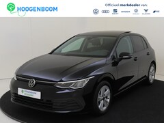 Volkswagen Golf - 1.5 TSI Life | Panoramadak | Trekhaak | Achteruitrijcamera | 3-zone airco | Dodehoek detec