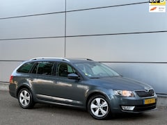 Skoda Octavia Combi - 1.6 TDI Stoelverw |Navi |Auto Park |Trekhaak |Park Sensor |Cruise |Lmv |Nap |Boekjes