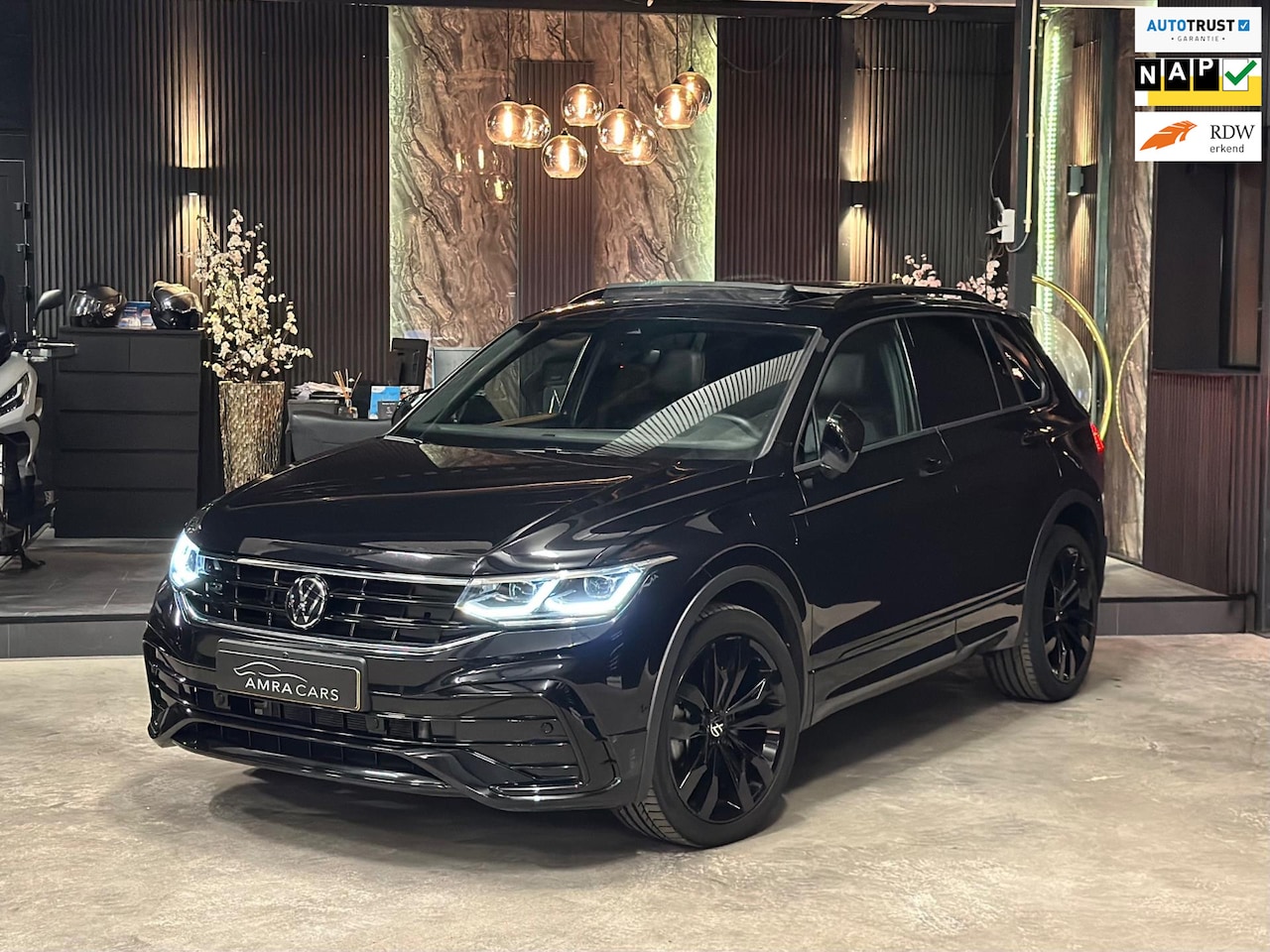 Volkswagen Tiguan - 1.4 TSI eHybrid 3X R-LINE|PANO|FULL OPTION! - AutoWereld.nl