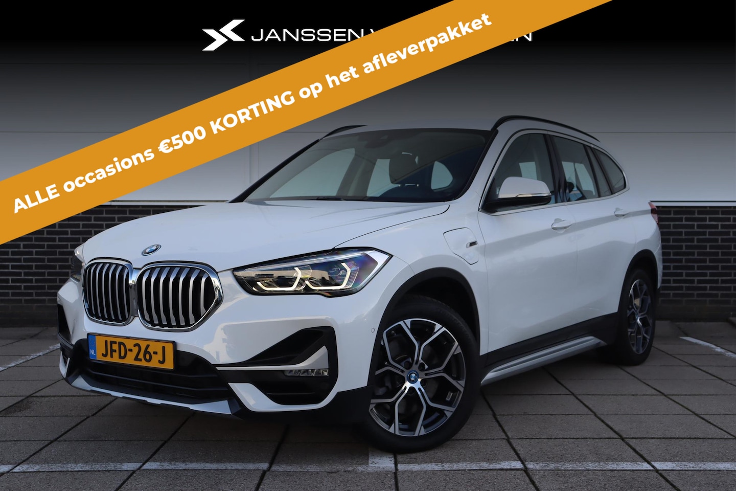 BMW X1 - xDrive25e Executive * xLine * Trekhaak * Stoelverwarming * Adaptief LED * Achteruitrijcame - AutoWereld.nl