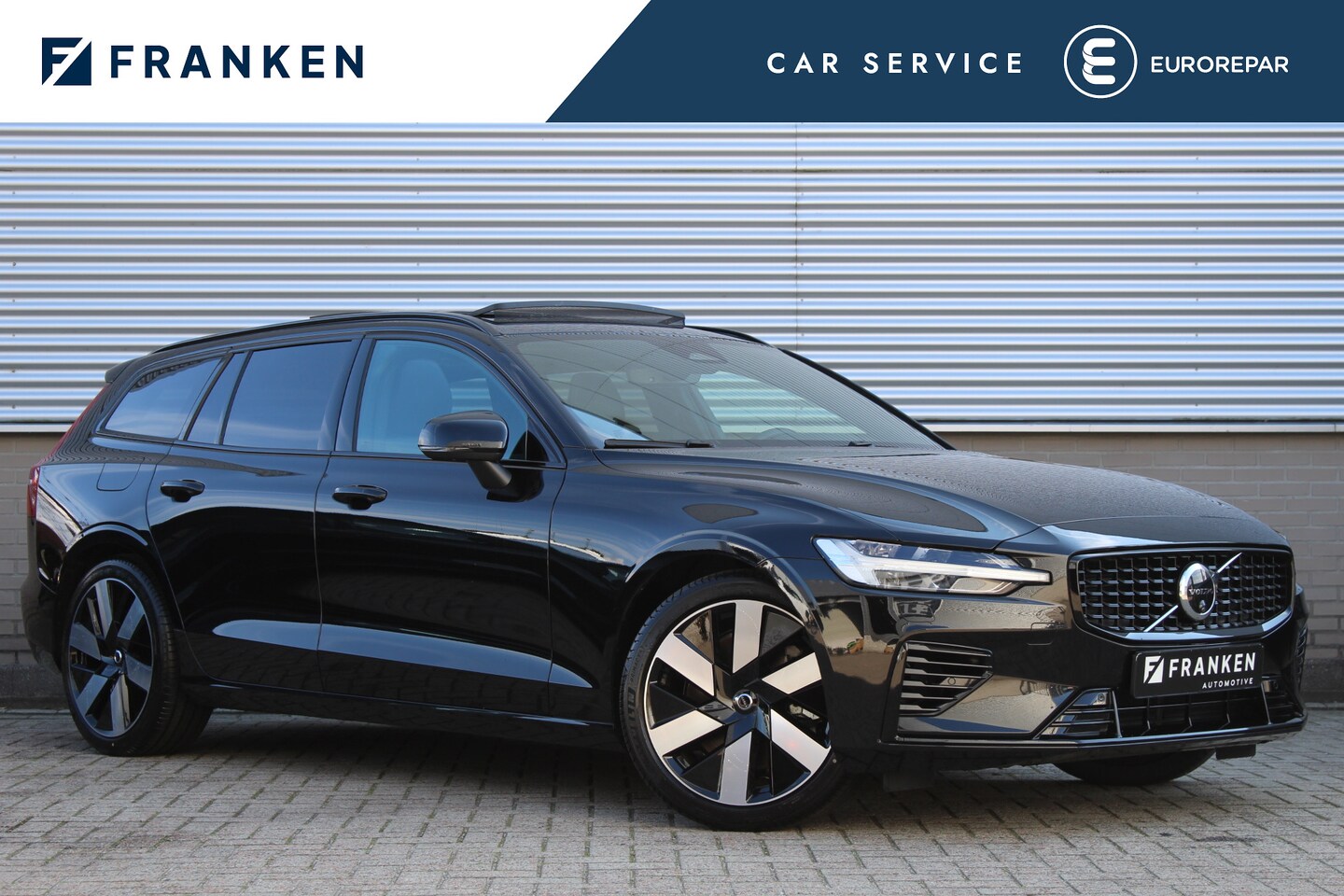 Volvo V60 - 2.0 T6 Plug-in hybrid AWD Plus Dark | Panoramadak | Trekhaak | BLIS | H/K | 360 Camera - AutoWereld.nl