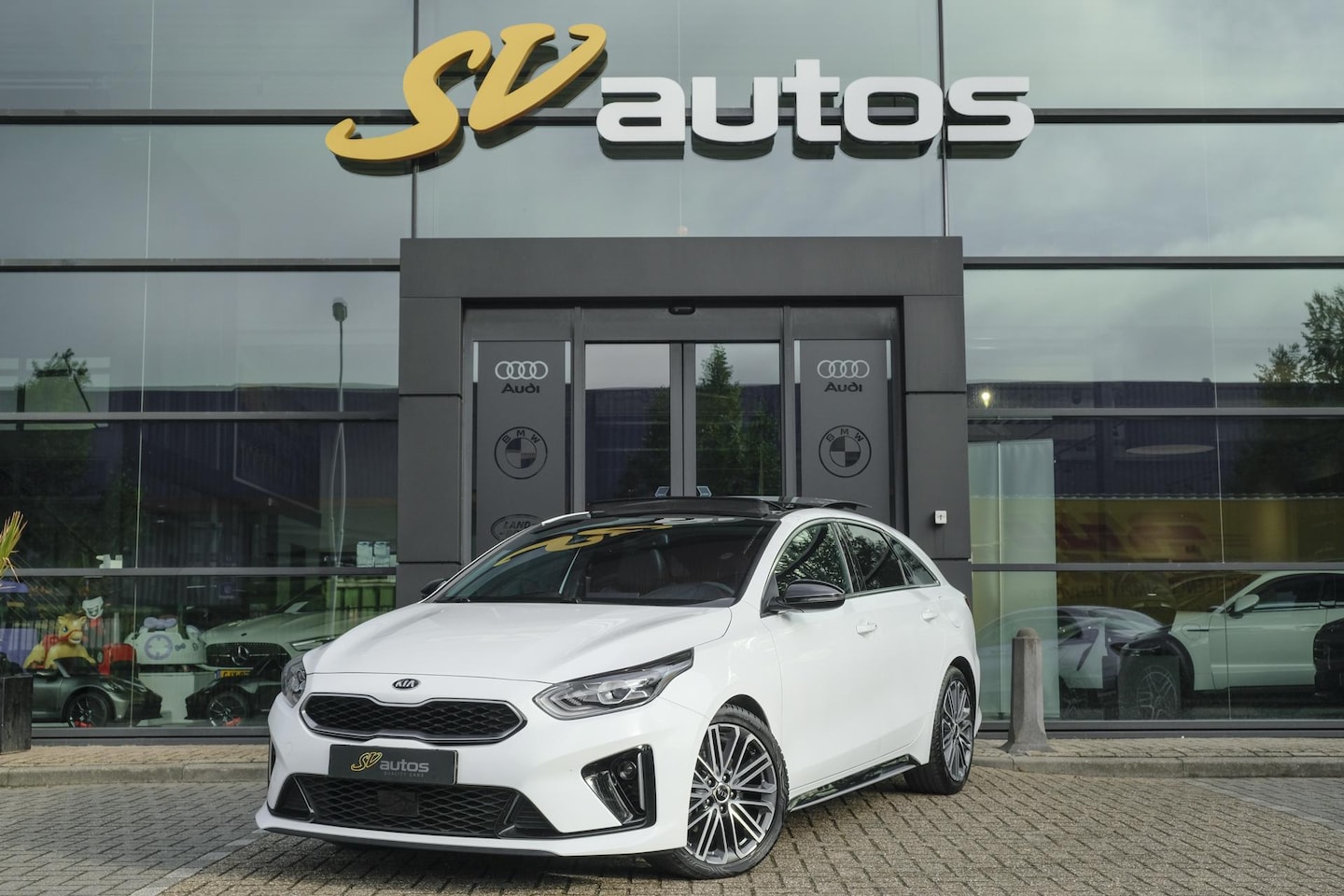 Kia Pro cee'd - 1.4 T-GDI 140pk DCT7 GT-PlusLine Panoramadak Stoelverwarming voor+achter Stuurwielverwarmi - AutoWereld.nl