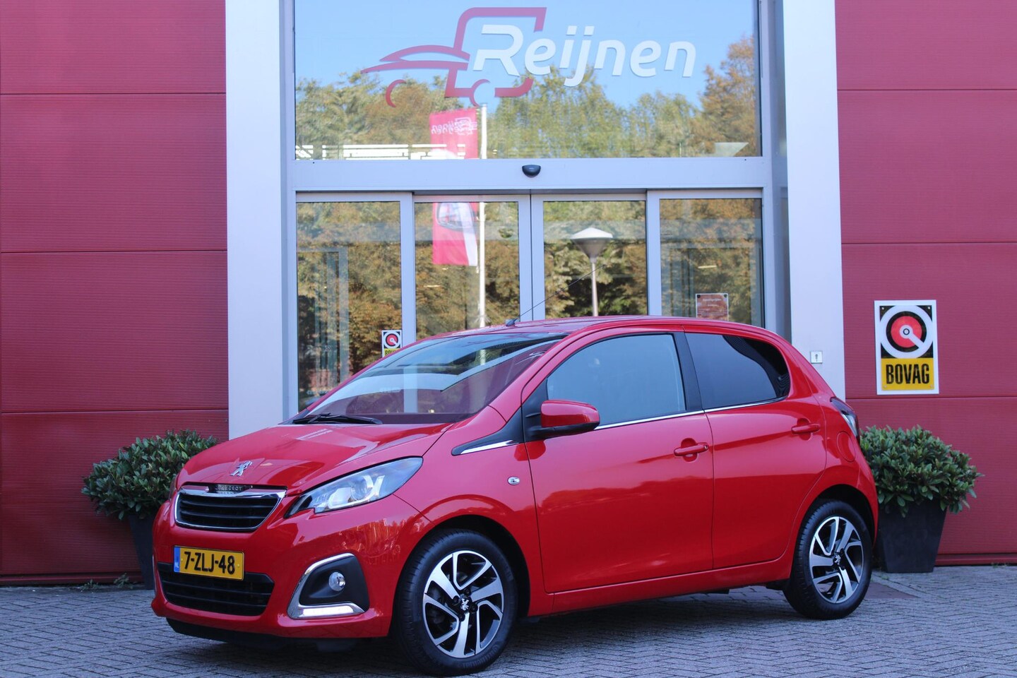 Peugeot 108 - 1.0 VTi 68PK AUTOMAAT ALLURE | LICHTMETALEN VELGEN | BLUETOOTH AUDIO | GETINTE RUITEN | AI - AutoWereld.nl