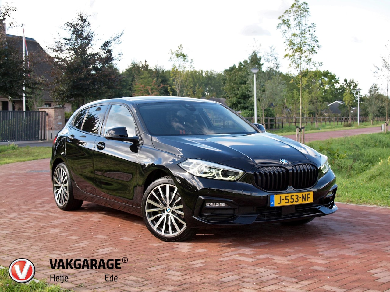BMW 1-serie - 118i Executive Edition | Apple Carplay | Cruise Control | Parkeersensoren | Automaat | - AutoWereld.nl