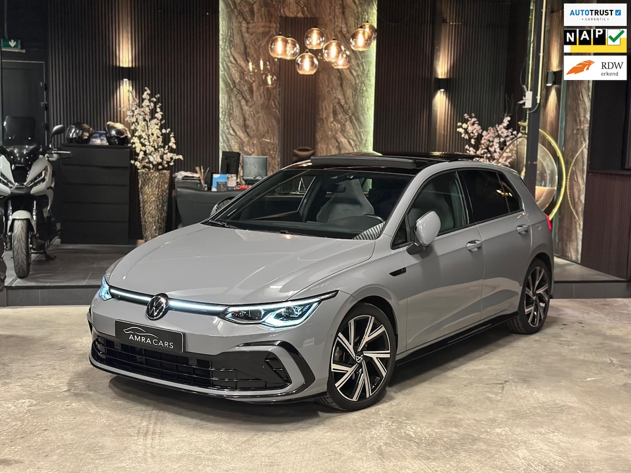 Volkswagen Golf - 1.5 eTSI|3X R-Line|PANO|BOMVOL! - AutoWereld.nl