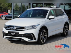 Volkswagen Tiguan - 1.4 TSI eHybrid R-Line 245pk PANO LEER IQ LIGHT TREKHAAK 20"