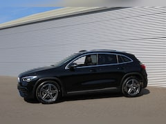 Mercedes-Benz GLA-Klasse - 250 4MATIC AMG Line (Panoramadak Sportleder Widescreen Camera M-Bux Full-Led 19InchAMG Pri