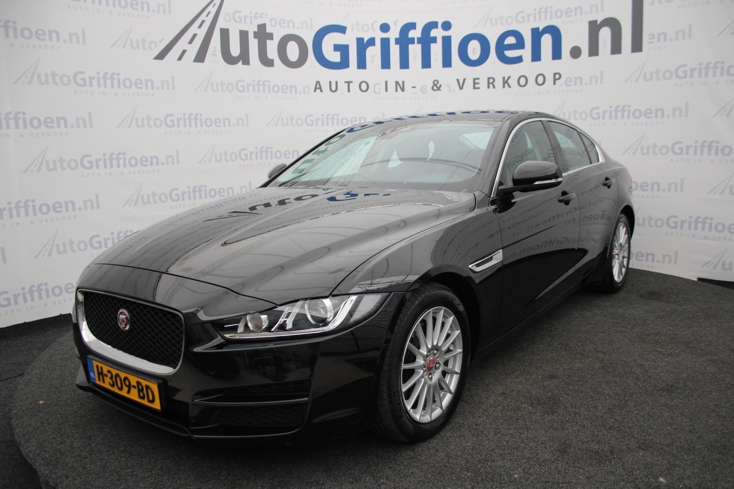 Jaguar XE - 2.0t Pure keurige sedan - AutoWereld.nl