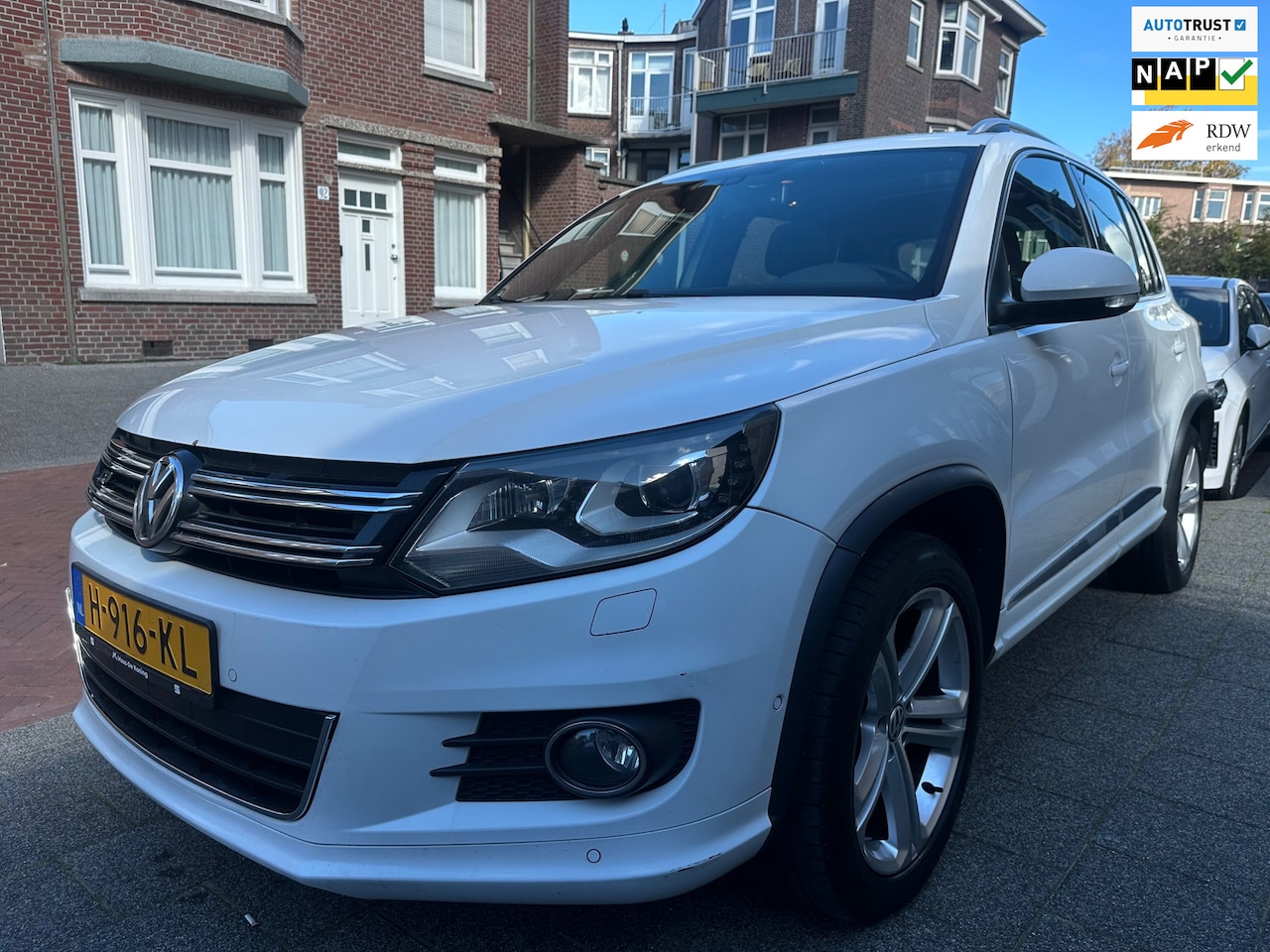 Volkswagen Tiguan - Volkswagen Tiguan 1.4 TSI R-line! pano! carplay! xenon! VOL! 1e Eig Dealer Onderhouden NAP - AutoWereld.nl