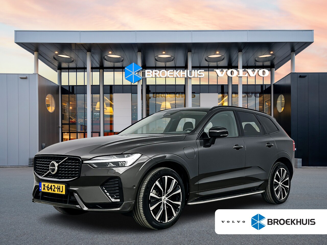 Volvo XC60 - T6 Recharge Plus Dark | Panoramadak | 360 Camera | Elektrisch verst. stoelen | Adaptieve c - AutoWereld.nl