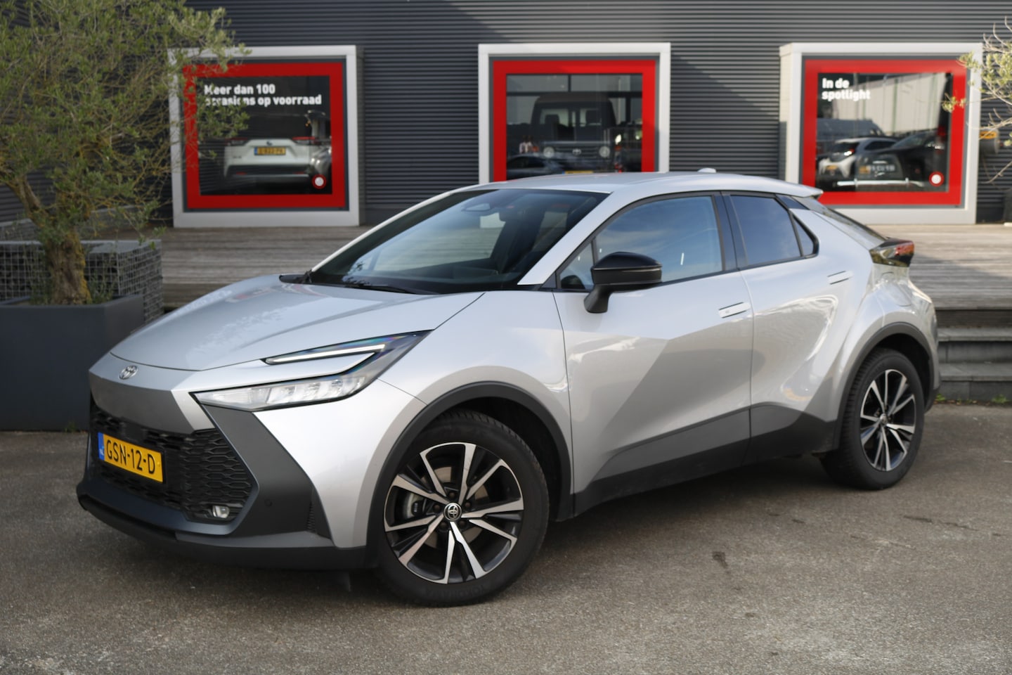 Toyota C-HR - 1.8 Hybrid 140 Dynamic - AutoWereld.nl