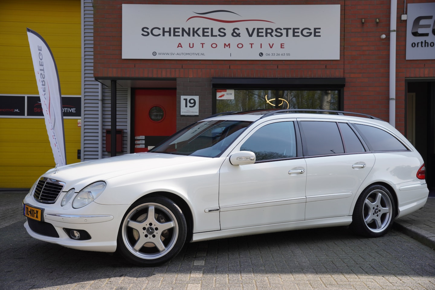 Mercedes-Benz E-klasse Combi - 320 AMG / 6 Cil / Pano / 7 persoons / Stoel Koeling Verwarming / Uniek / - AutoWereld.nl