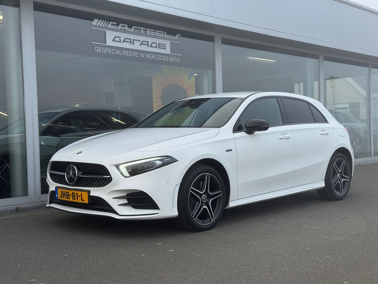 Mercedes-Benz A-klasse - 250 e Business Solution AMG Night Limited automaat , Distronic , 360 graden camera , Memor - AutoWereld.nl