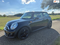 MINI Cooper - 1.6 ONE PARKEERSENSOREN / AIRCO / NIEUWE APK