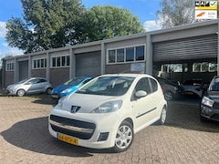 Peugeot 107 - 1.0-12V Millesim 200 Airco/ Centrale Verg/ Uniek NAP 2e eigenaar