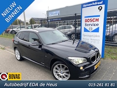 BMW X1 - sDrive20i High Executive M Sport met o.a. panodak, trekh, leer, Bi-xenon, etc
