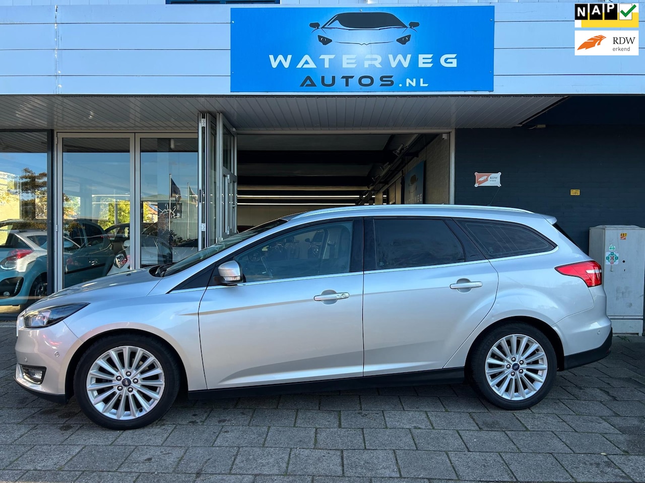 Ford Focus Wagon - 1.0 Titanium Camera/Navi/PDC/Cruise Control - AutoWereld.nl