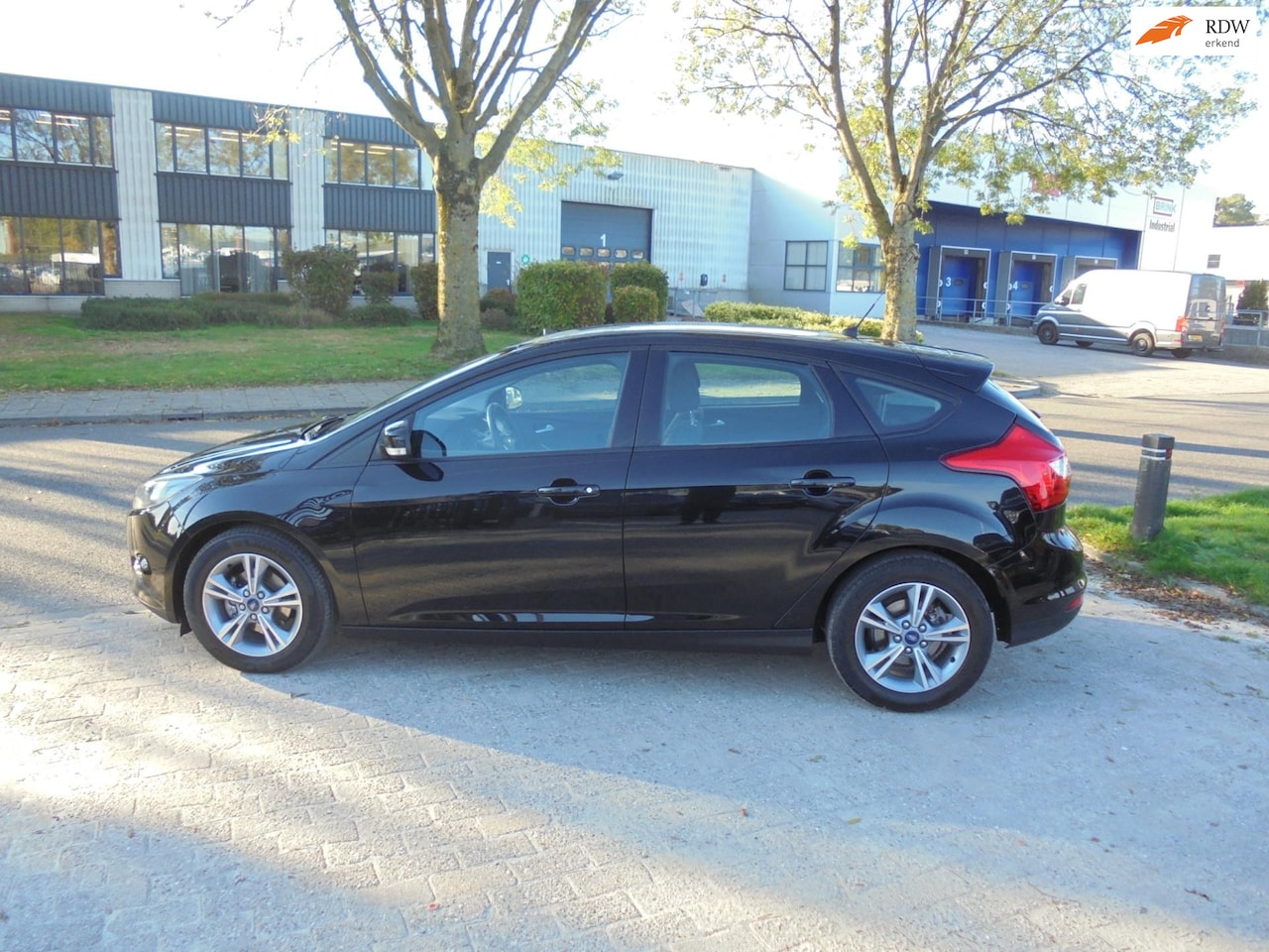 Ford Focus - 1.0 EcoBoost Edition Lage KM - AutoWereld.nl