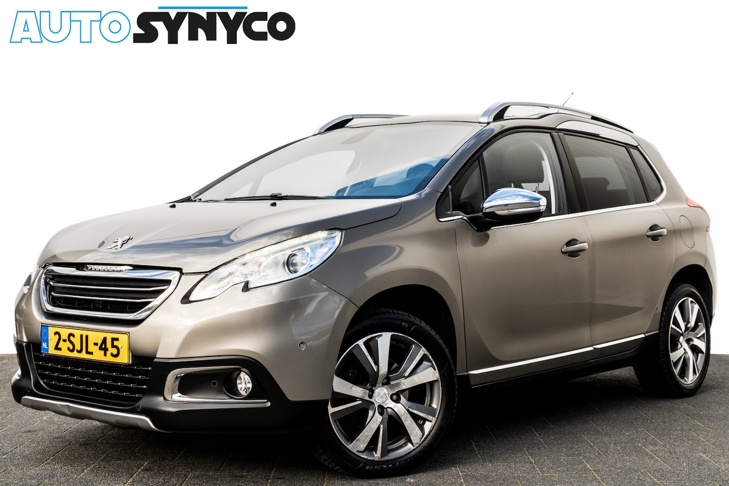 Peugeot 2008 - 1.6 VTi Féline | Panoramadak | Trekhaak | Airco | Xenon | 17 inch LMV - AutoWereld.nl