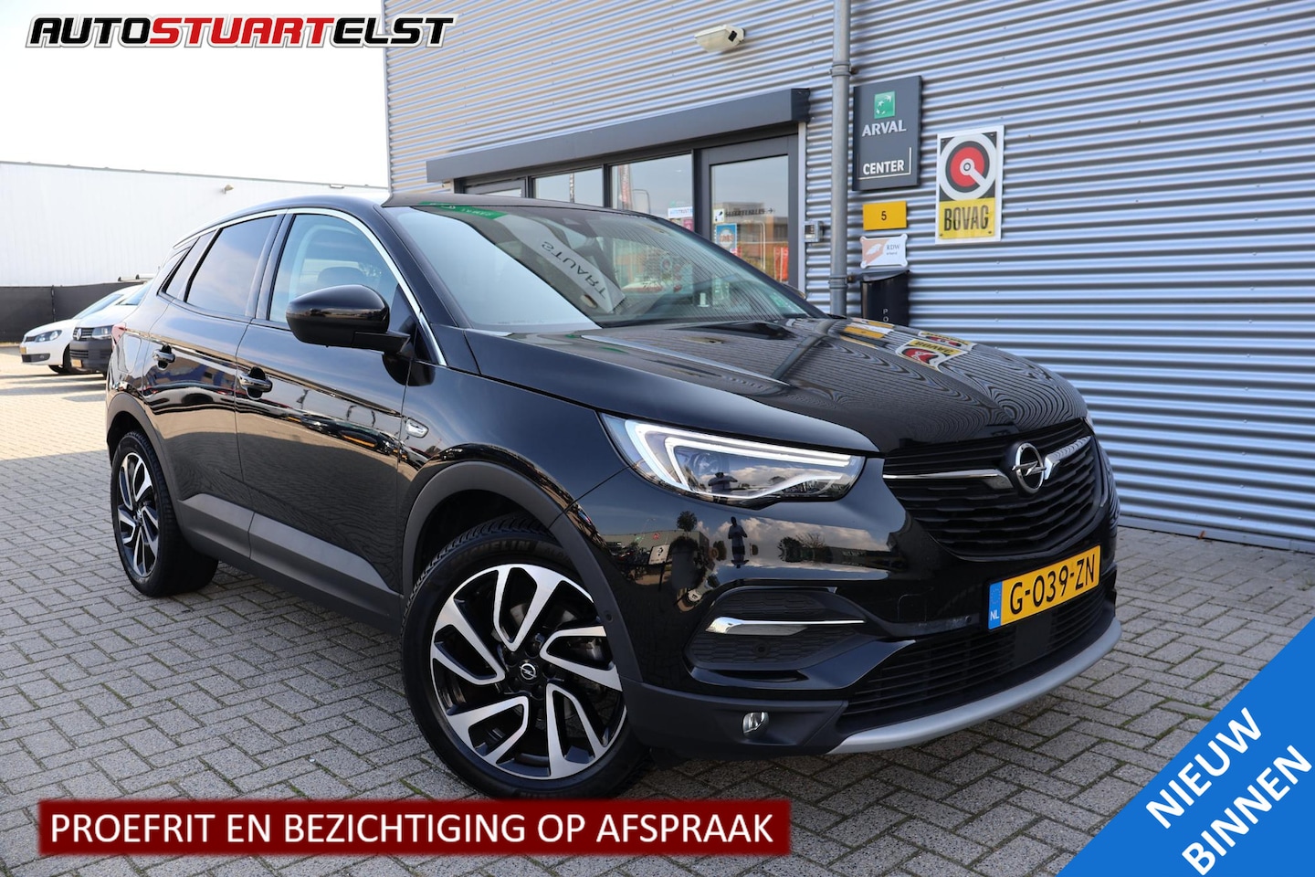 Opel Grandland X - 1.2 Business Executive 2e Eigenaar | Dealer Onderh | BTW | NL-Auto | Trekhaak | Stoel/Stuu - AutoWereld.nl