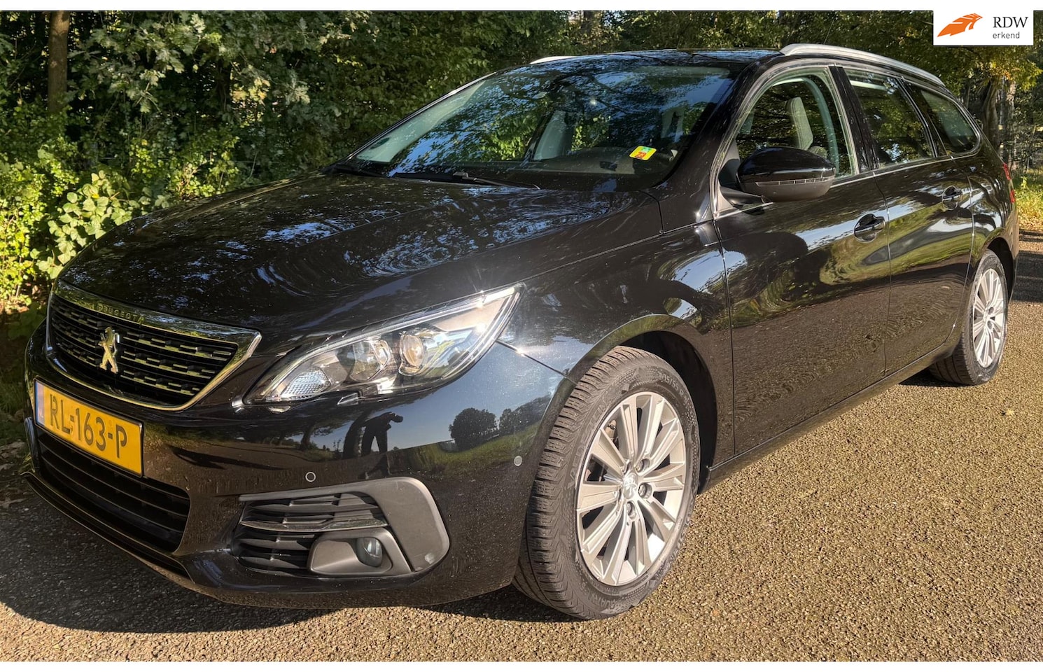 Peugeot 308 SW - 1.2 PureTech Allure 2017 NAVI APPLE CARPLAY NAP - AutoWereld.nl