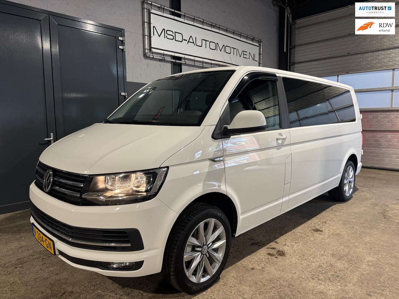 Volkswagen Transporter - 2.0 TDI L2H1 DC Highline 2e eigenaar Trekhaak NAP - AutoWereld.nl