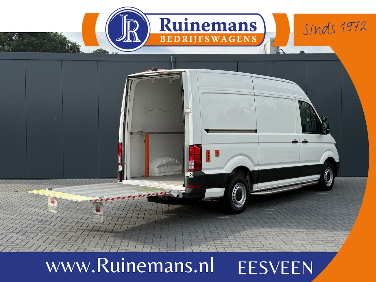 Volkswagen Crafter - 35 2.0 TDI 141 PK / L3H3 / DHOLLANDIA HYDR. LAADKLEP / AUTOMAAT / AIRCO / CRUISE / CAMERA - AutoWereld.nl