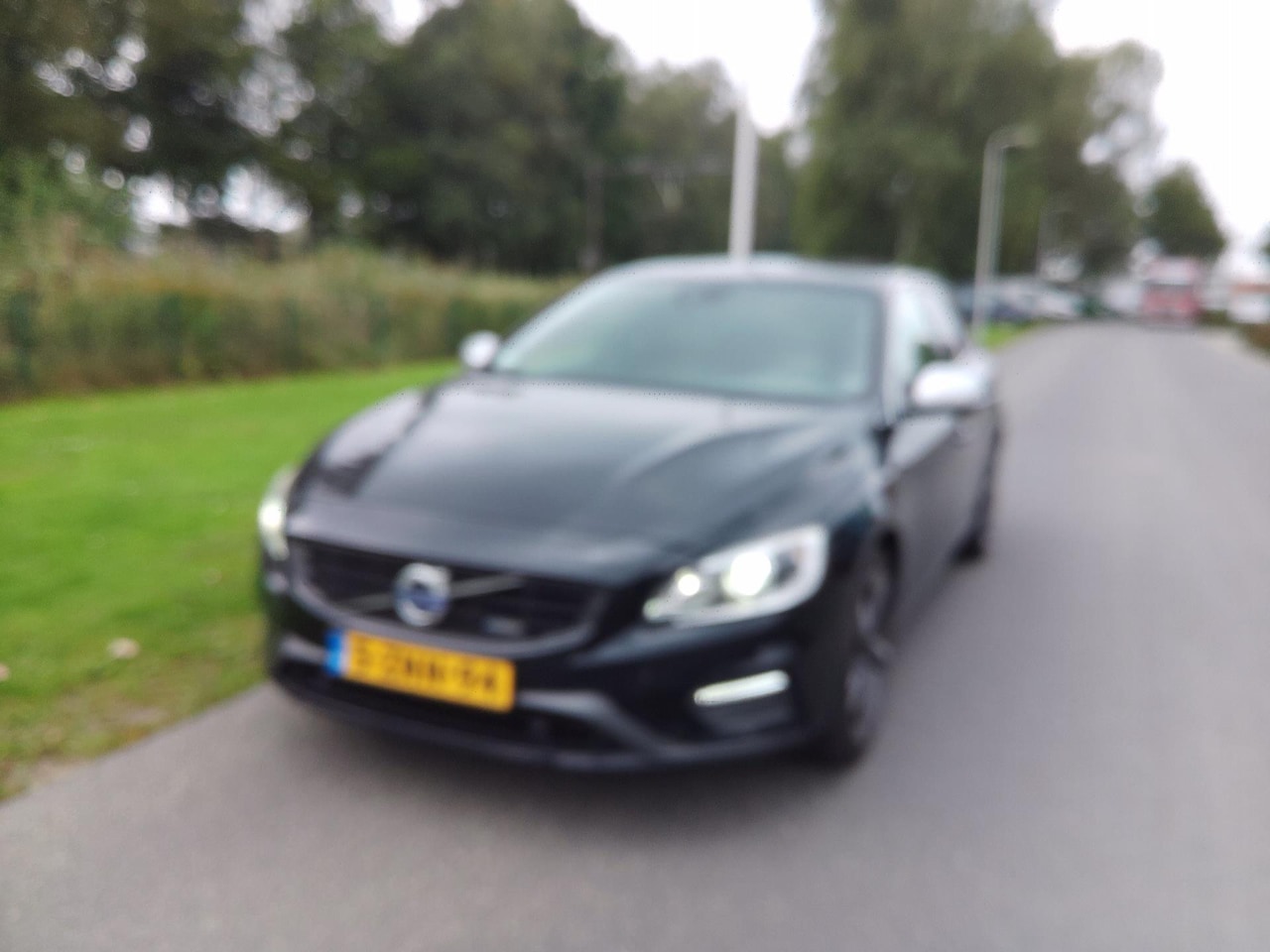 Volvo V60 - 2.4 D6 AWD Plug-In Hybrid R-Design 2.4 D6 AWD Plug-In Hybrid R-Design - AutoWereld.nl