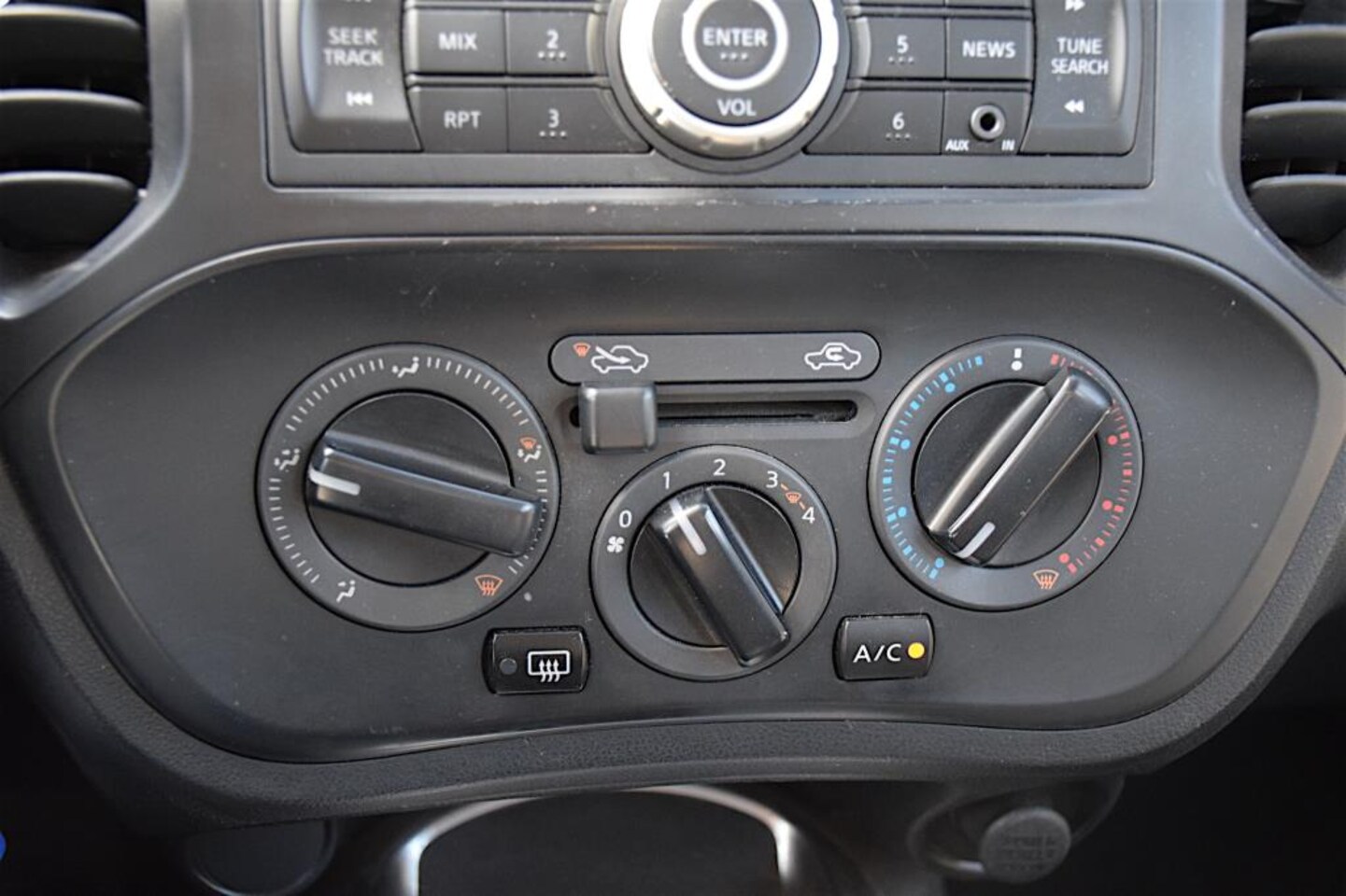 Nissan Juke - 1.6 Visia 1.6 Visia, , lichtmetalen velgen, Airco, Trekhaak