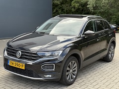 Volkswagen T-Roc - 1.5 TSI Style PANO | XENON | LED | BEATS | CARPLAY | LANE | ACC