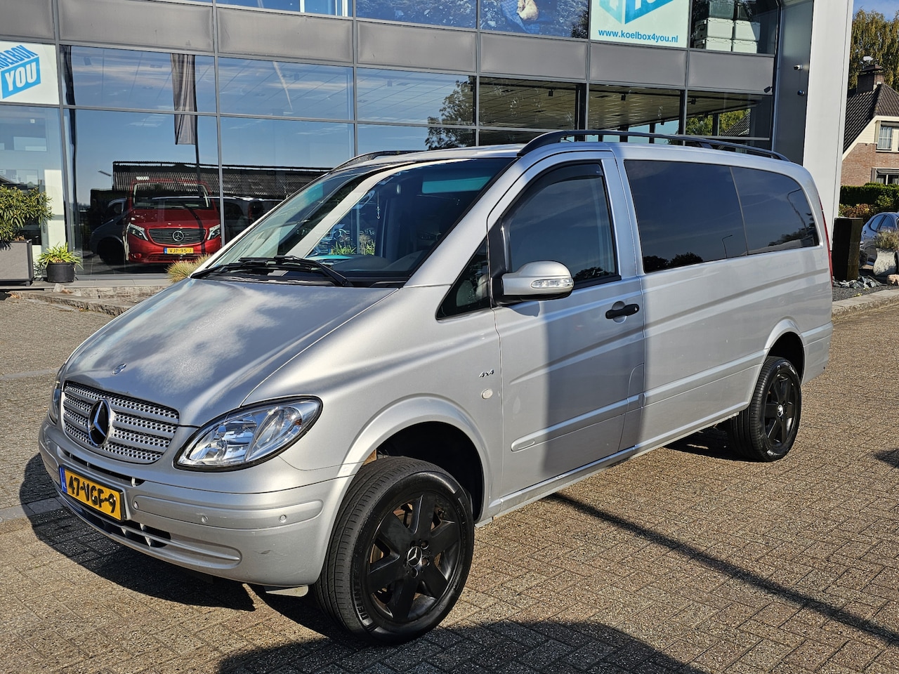Mercedes-Benz Vito - 115 CDI 320 Lang DC 4x4 Automaat * NAP * - AutoWereld.nl