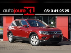 Volkswagen Tiguan - 1.4 TSI Comfortline Business | Origineel NL | Panoramadak | Trekhaak | ACC | PDC | Navigat