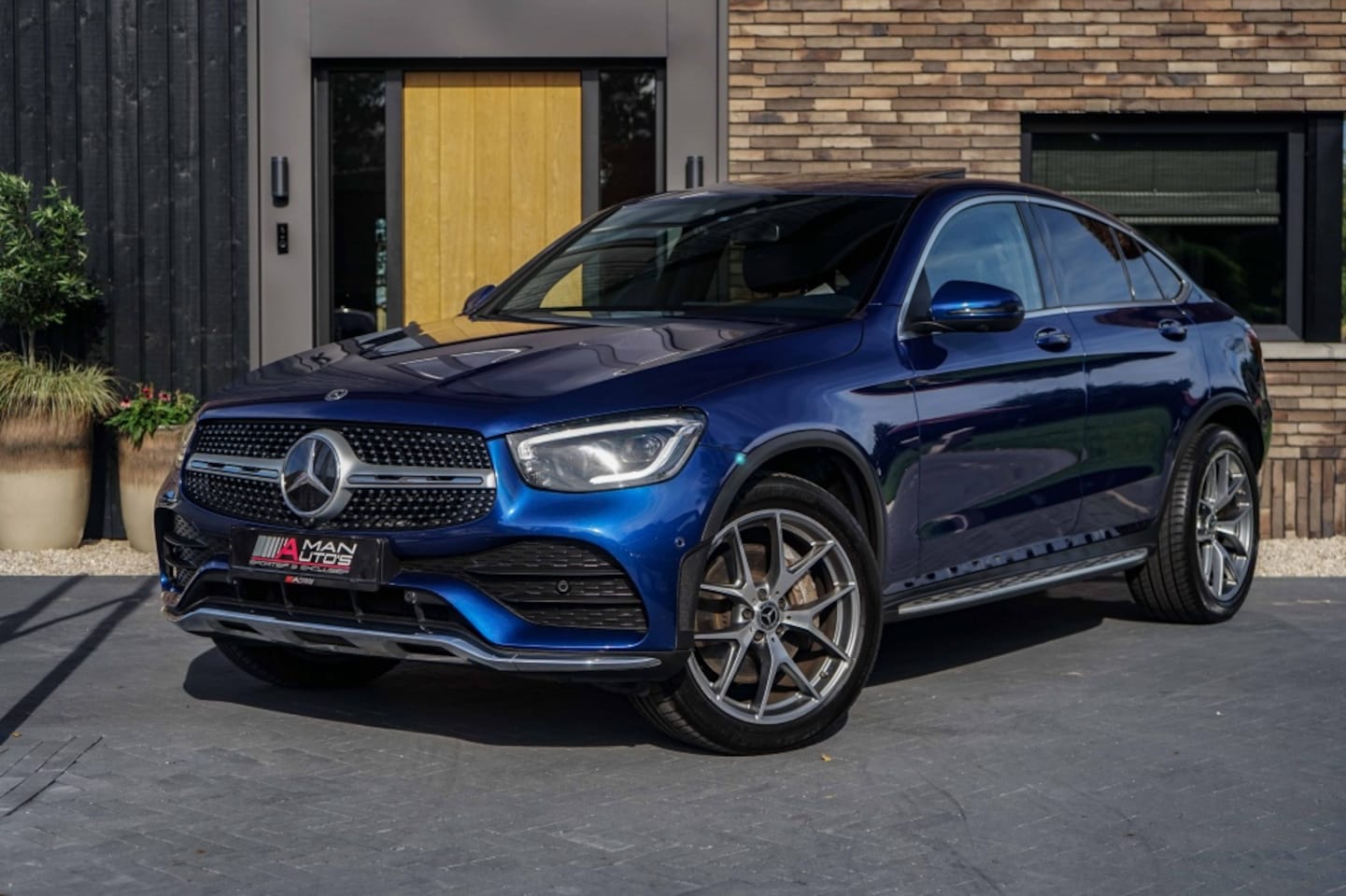Mercedes-Benz GLC-klasse Coupé - 300 AMG 4Matic Pano/Burm/360/Distr/9G/258PK - AutoWereld.nl